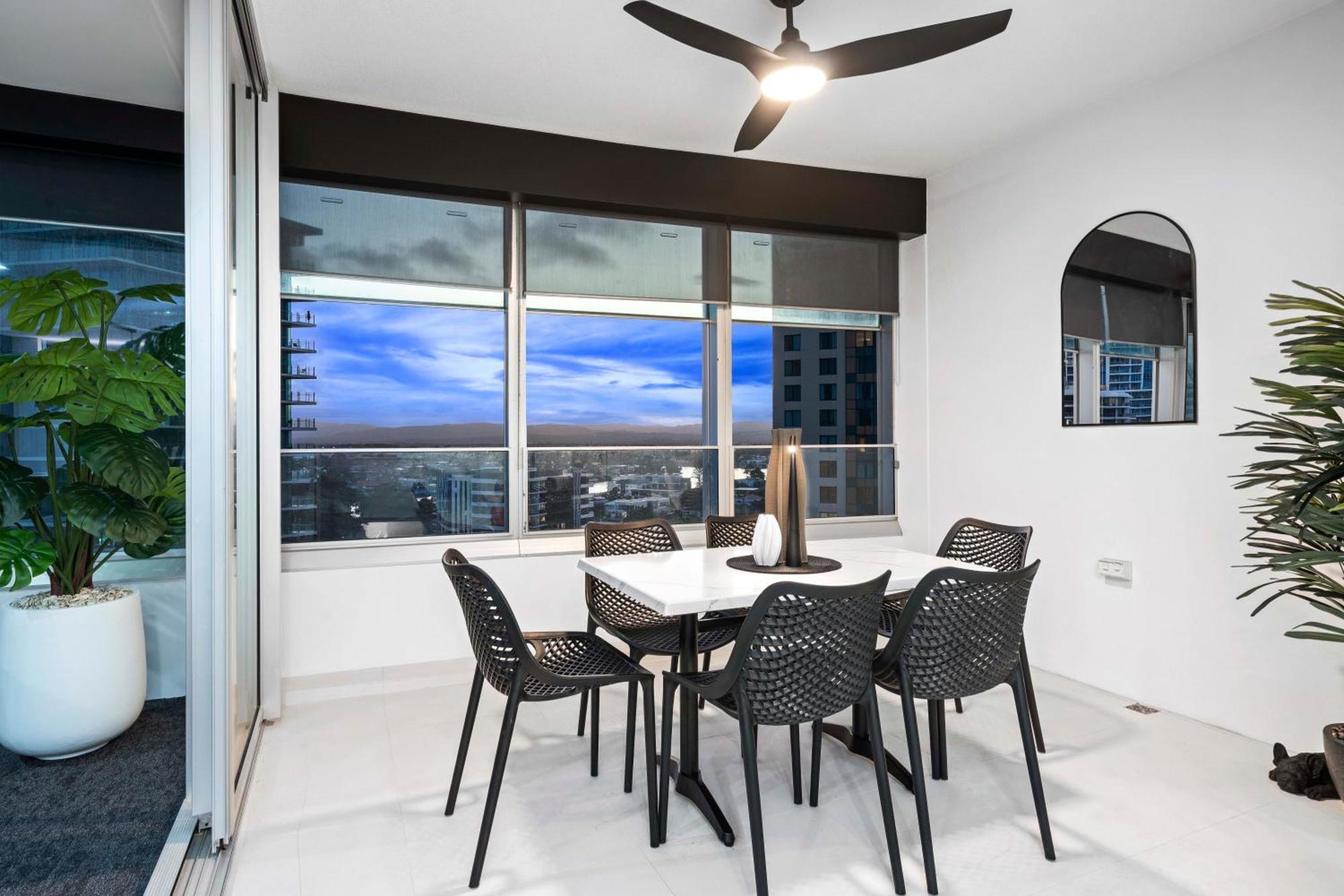 Q Tower At Surfers Paradise - Self Contained Apartments Голд-Кост Экстерьер фото