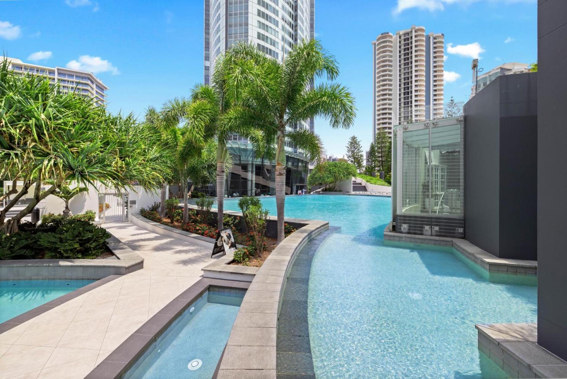 Q Tower At Surfers Paradise - Self Contained Apartments Голд-Кост Экстерьер фото