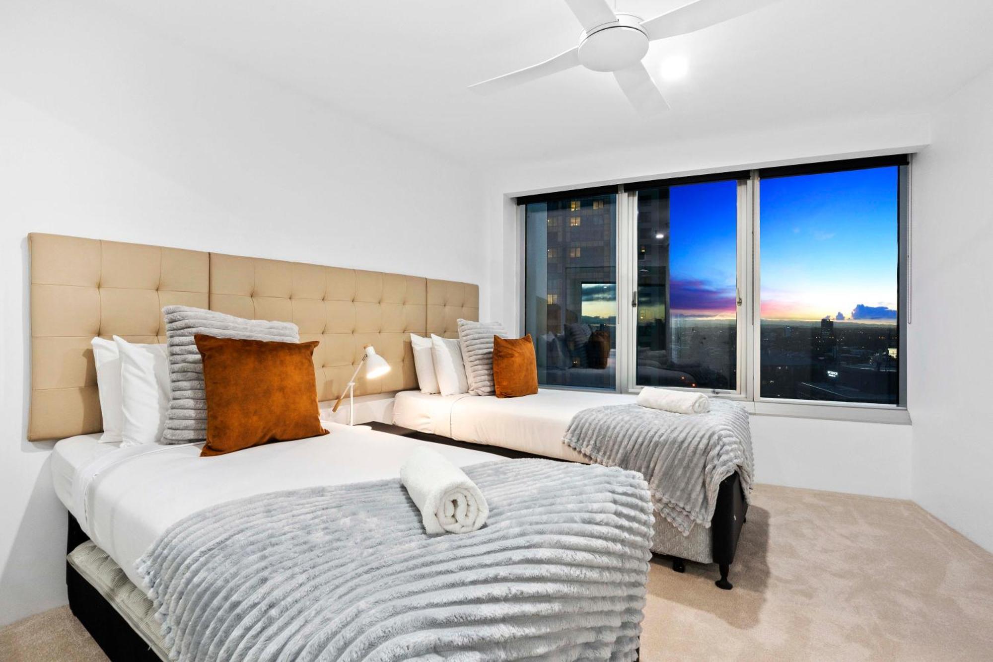 Q Tower At Surfers Paradise - Self Contained Apartments Голд-Кост Экстерьер фото